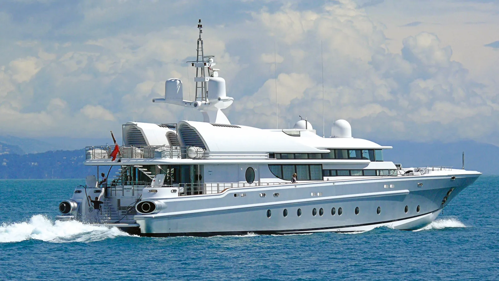 thunder-yacht-featured-image